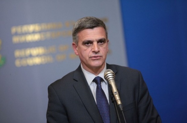 Министр обороны: Болгария не должна действовать за рамками ЕС по вопросу беженцев