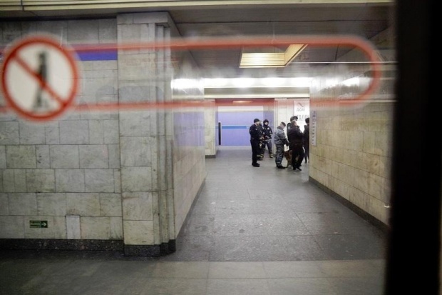 В метро Петербурга нашли гранату с запалом и следами тротила