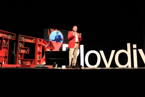 Максим Бехар на TEDx: Все мы сегодня - публичные личности