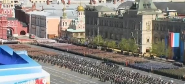 Россия начала праздновать День Победы, невзирая на погодные условия