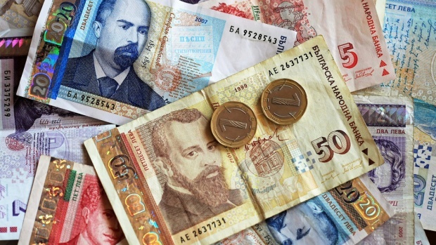 Средняя брутто-зарплата в Болгарии за июнь составила 1 027 левов