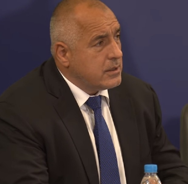 Политолог: Болгарское руководство ведет тонкую дипломатическую игру