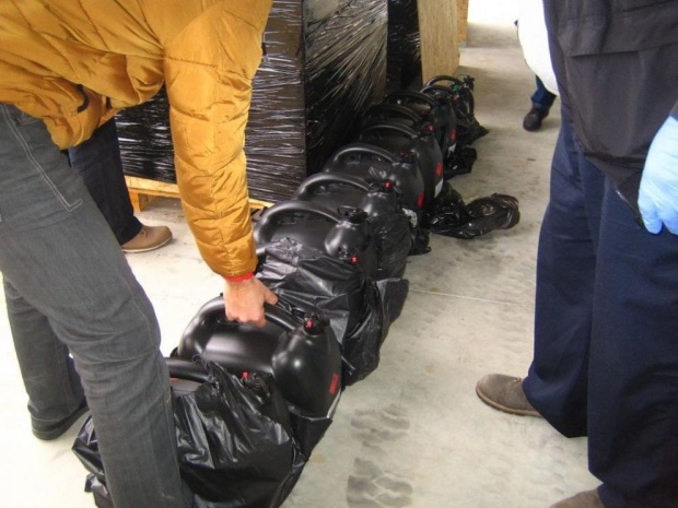 Болгарские таможенники изъяли тонны прекурсора для производства героина