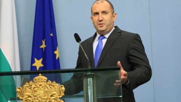 Болгария должна преследовать адекватные обороноспособности - президент Радев