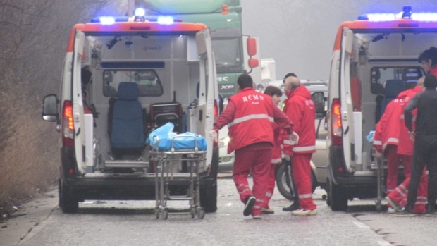 В Болгарии столкнулись автобус с пассажирами и автомобиль скорой помощи, один человек погиб