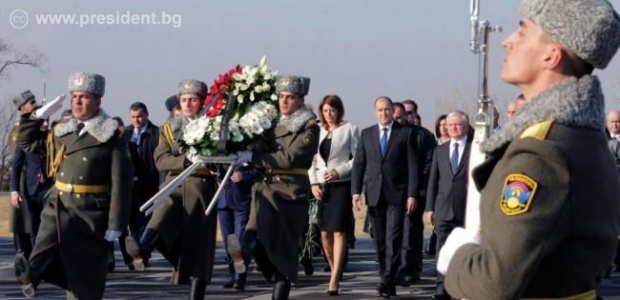 В Ереване президент Болгарии почтил память жертв Геноцида армян