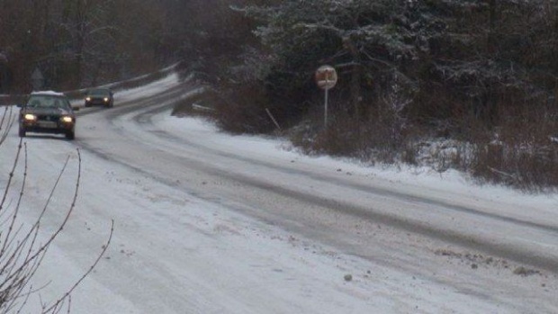 Из-за весеннего снега в Болгарии закрыли для грузовиков АМ "Хемус" и многие другие дороги
