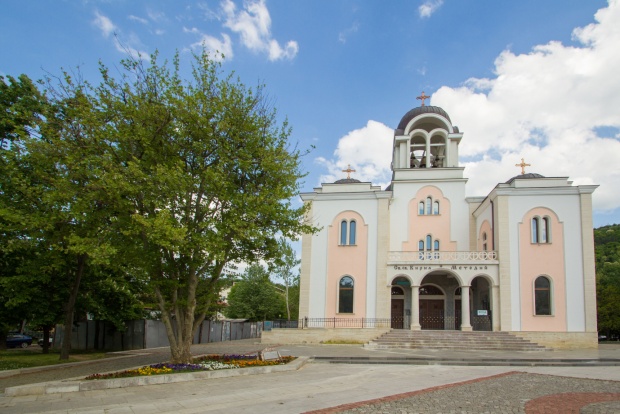 Кафедральный храм Святых Кирилла и Мефодия в болгарском Ловече и сила веры