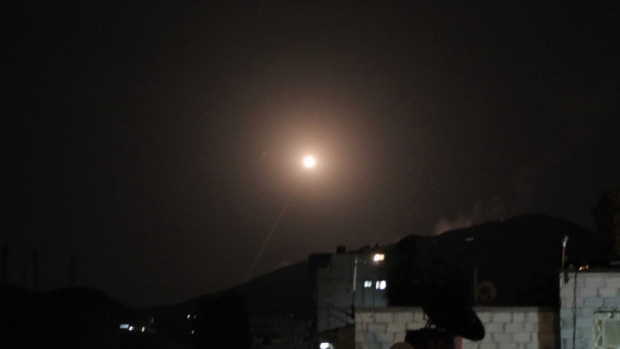 США, Великобритания и Франция выпустили более ста ракет по объектам в Сирии
