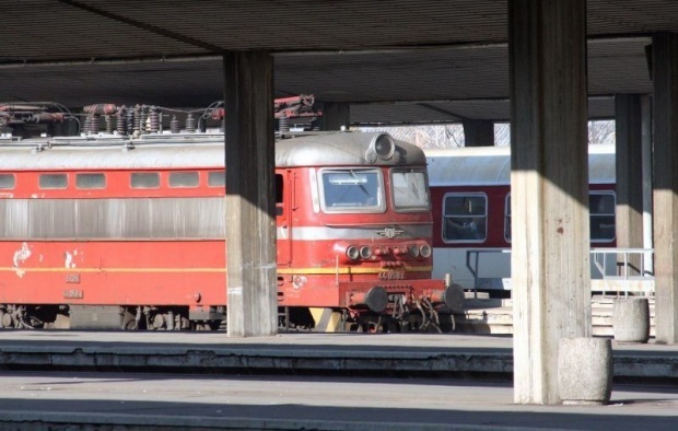 В разгар лета в Болгарии не хватает спальных мест в поездах в Бургас и Варну