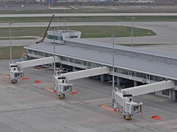 Аэропорт в столице Болгарии начал расследование случая непроверенного самолета
