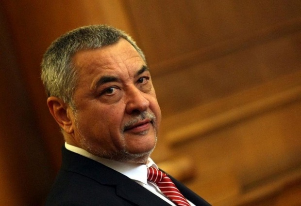 Вице-премьер Болгарии Валери Симеонов ушел в отставку