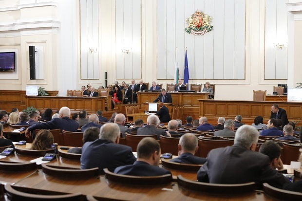 Депутаты НС Болгарии отклонили президентское вето на закон о налогах