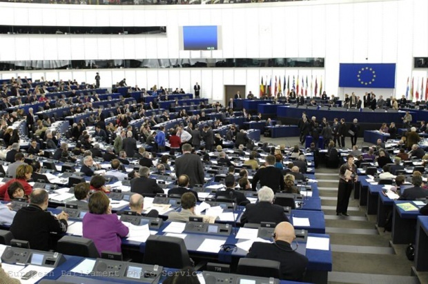 Европарламент предложил рассмотреть приостановку соглашения о сотрудничестве с Россией