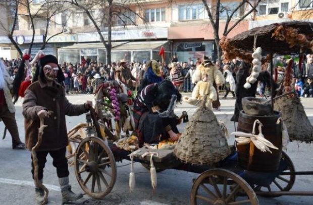 В болгарском Благоевграде проходит XI Муниципальный фестиваль маскарадных игр