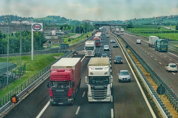 Европейский союз согласовал ограничения по выбросу CO2 для грузовиков