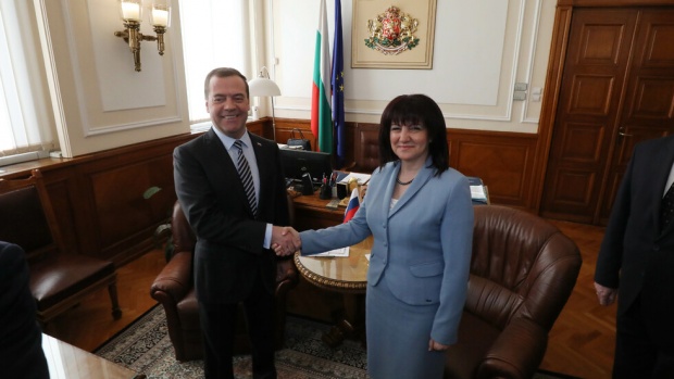 Медведев встретился с председателем Народного собрания Болгарии