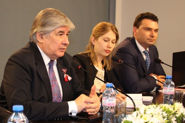 Калоян Паргов встретился с послом России в Болгарии в штаб-квартире БСП в Софии