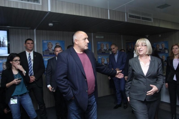 Премьер Болгарии официально принял отставку министра юстиции Цецки Цачевой