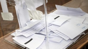 Явка избирателей на выборах в Болгарии составила 33,27%