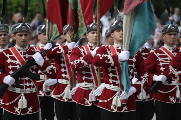 В День армии Болгарии были освещены знамена-святыни