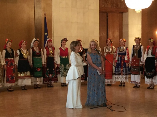 Хор „Ваня Монева“ выступил с концертом в посольстве Болгарии в Москве