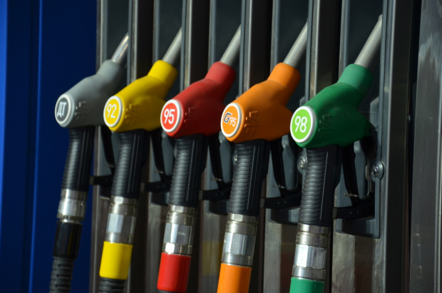Правительство обсуждает компенсацию высоких цен на топливо для граждан
