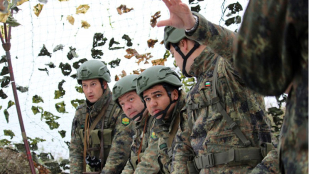 Болгарская армия отрабатывает оборонительную операцию