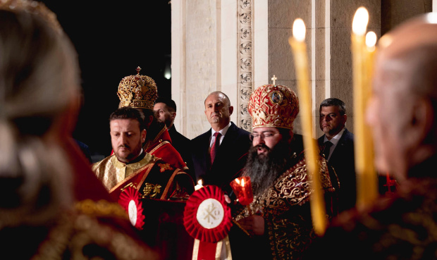 Румен Радев поздравил православных болгар с Пасхой