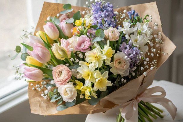 Кто придумал 8 Марта: история праздника